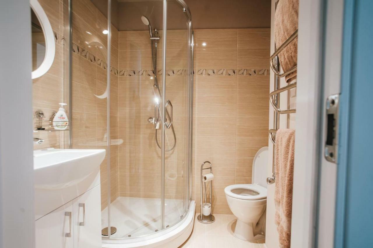 Stylish Latvian Classic 1-Bedroom Apartment Near City Center, Parks & Public Transport Links Riga Buitenkant foto